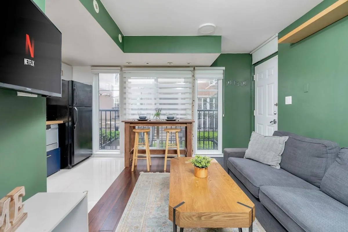 شقة Stylish 1Bd In Liberty 5 Min Uber To Cn Tower تورونتو كندا