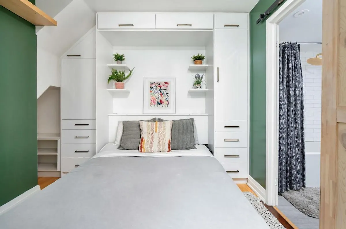 شقة Stylish 1Bd In Liberty 5 Min Uber To Cn Tower تورونتو 0*,